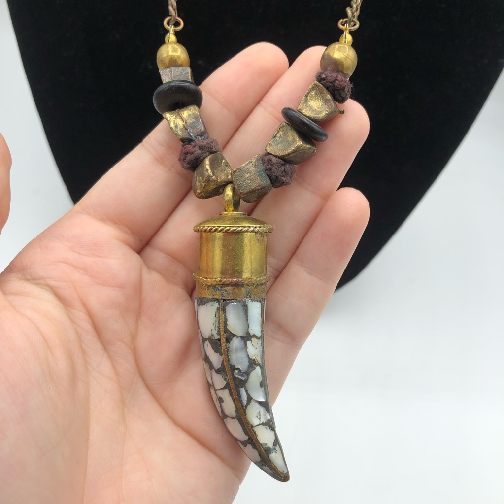 30 Abalone Mop Brass Horn Necklace 25$